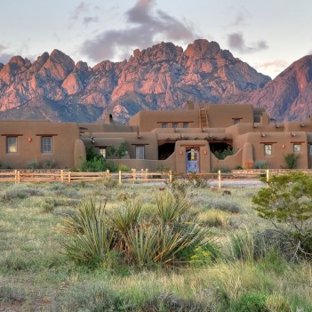 Economic Data on New Mexico     by Tya Bussell, Student